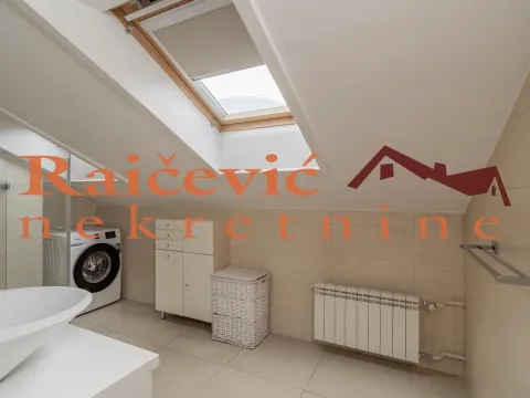 Izdavanje, trosoban stan, 83m², Stari Grad, Beograd - image 14