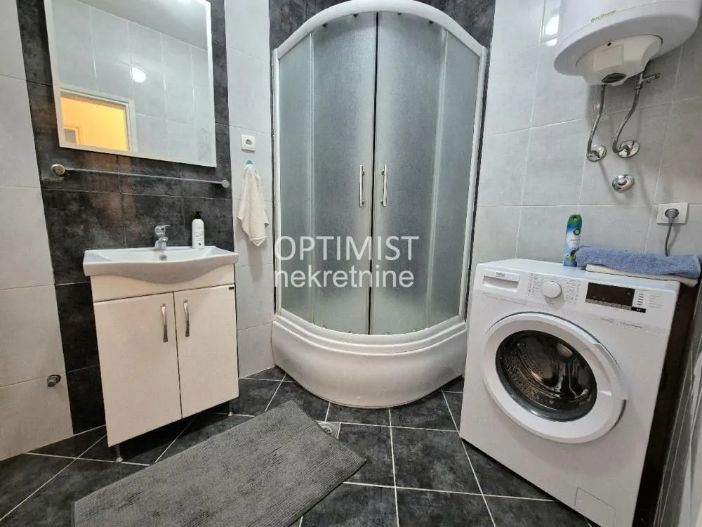 Izdavanje, dvosoban stan, 57m², Banovo Brdo, Beograd