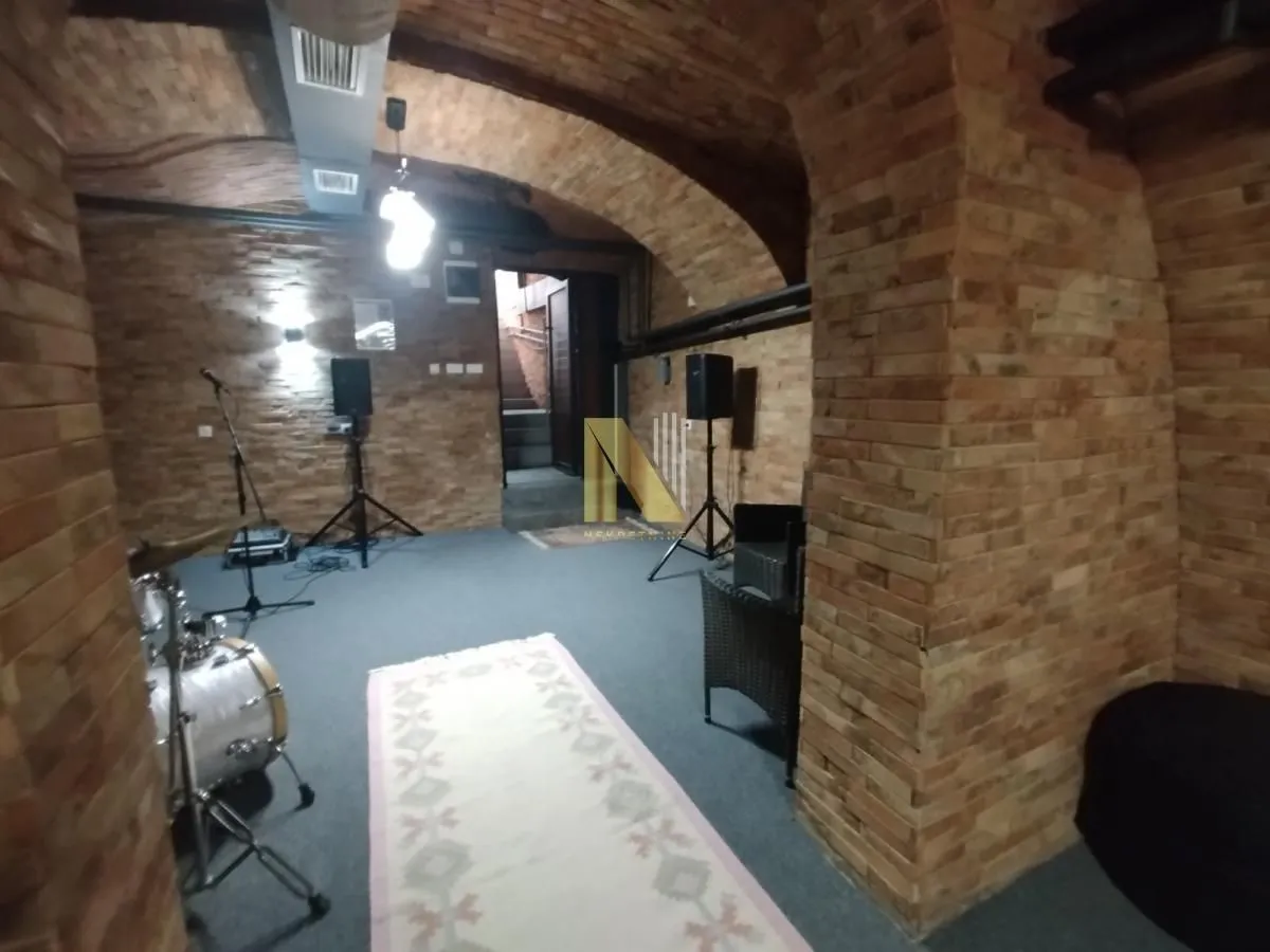 Rent, office space, 160m², Centar, Novi Sad