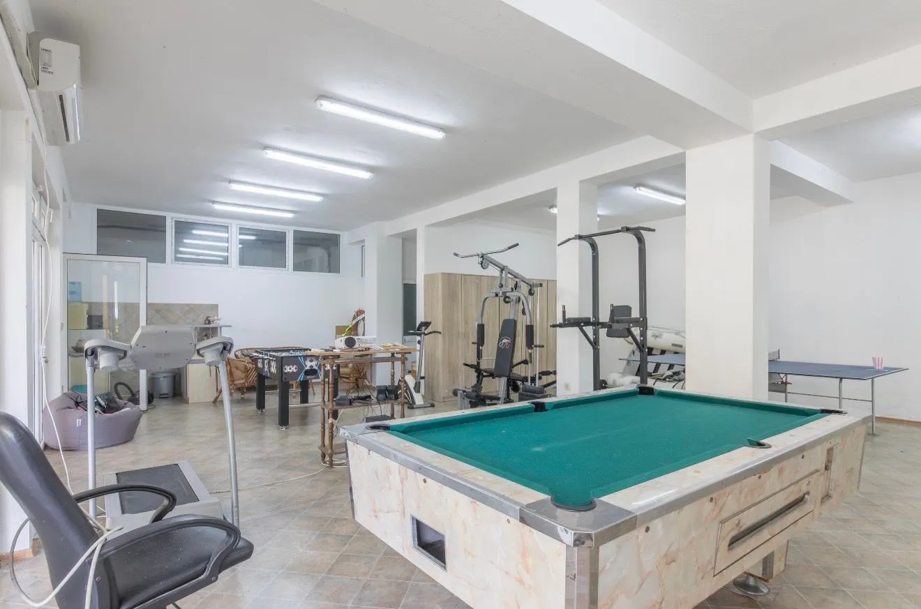 Izdavanje, jednosoban stan, 50m², Pržice, Kotor