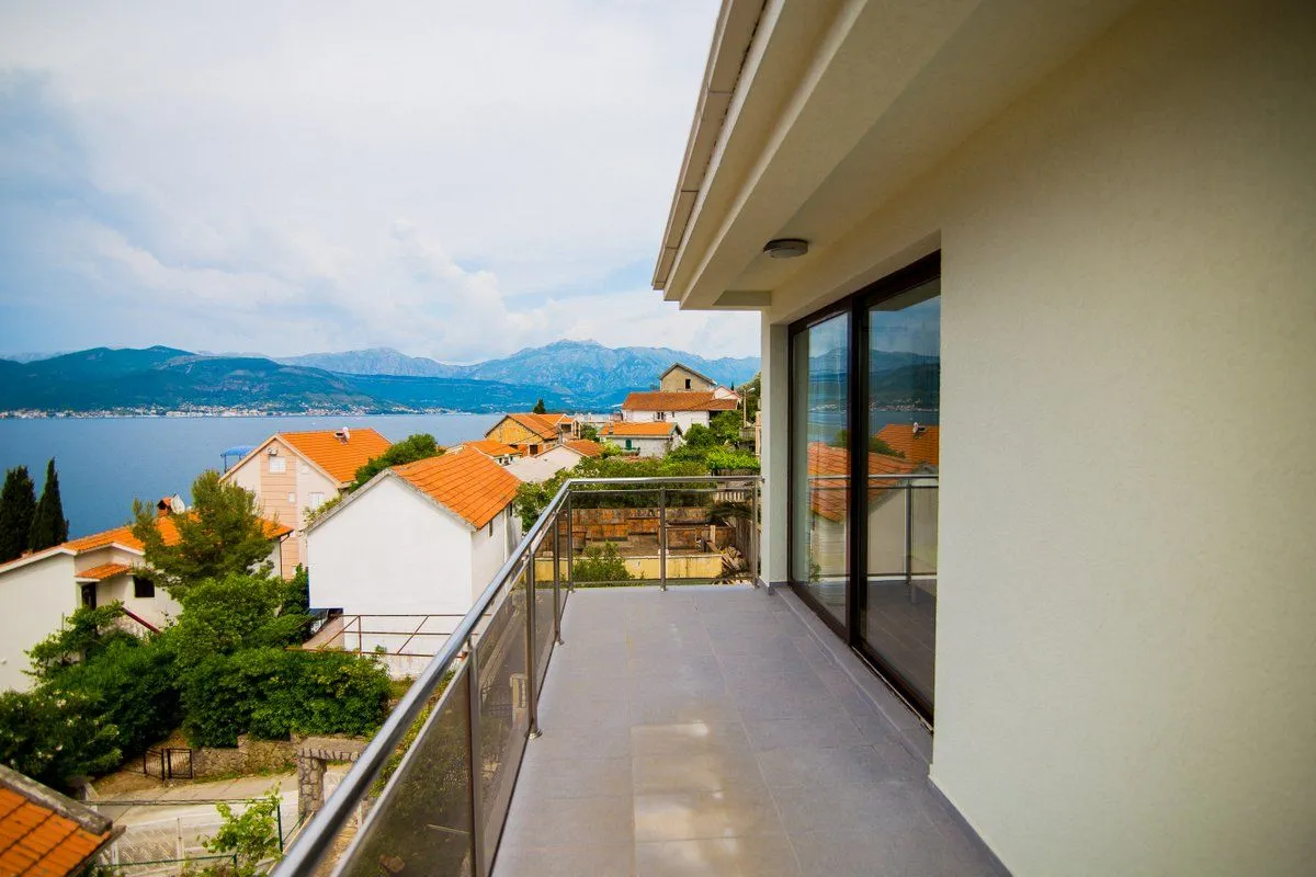 Prodaja, kuća, 240m², Krašići, Tivat