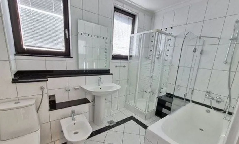 Rent, house, 550m², Autokomanda, Voždovac Sve Podlokacije