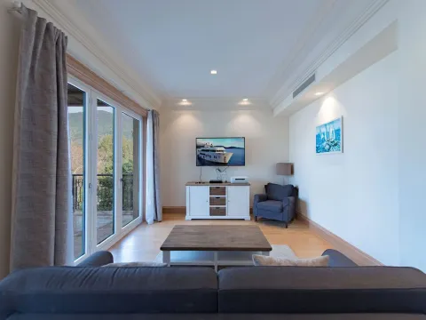 Prodaja, jednosoban stan, 77m², Porto Montenegro, Tivat - image 2