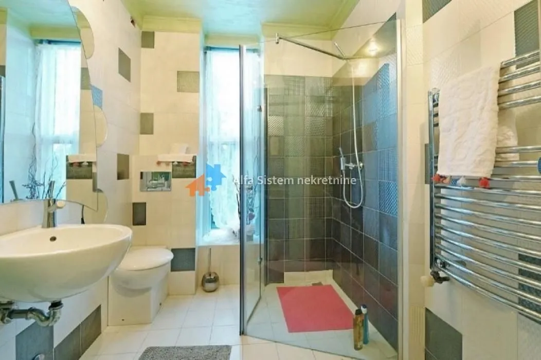 Rent, house, 365m², Uciteljsko Naselje, Zvezdara Sve Podlokacije