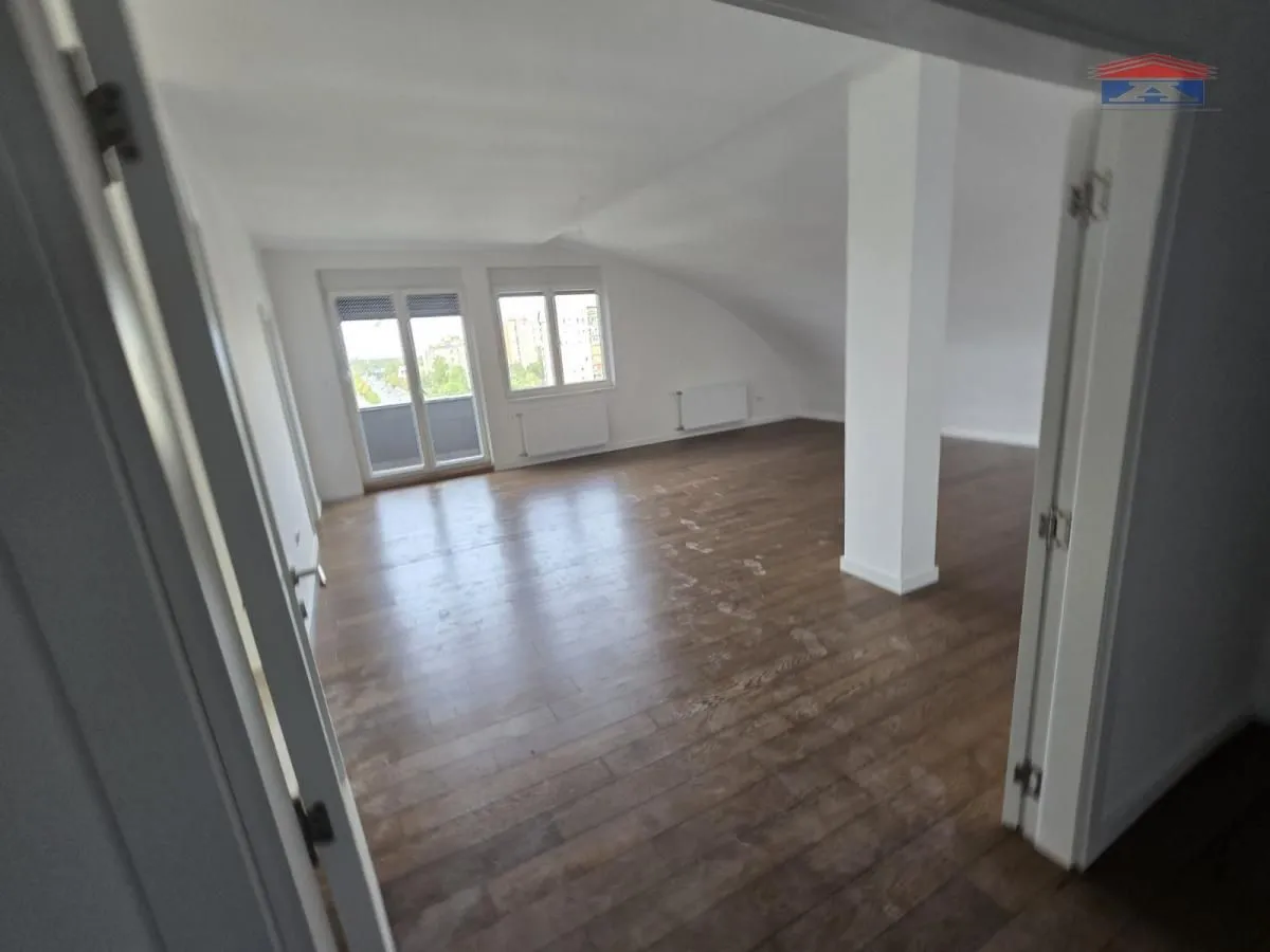 Prodaja, četvorosoban stan, 117m², Novo naselje, Novi Sad