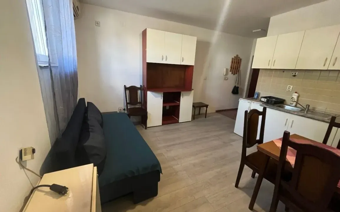 Izdavanje, jednosoban stan, 25m², Altina, Beograd