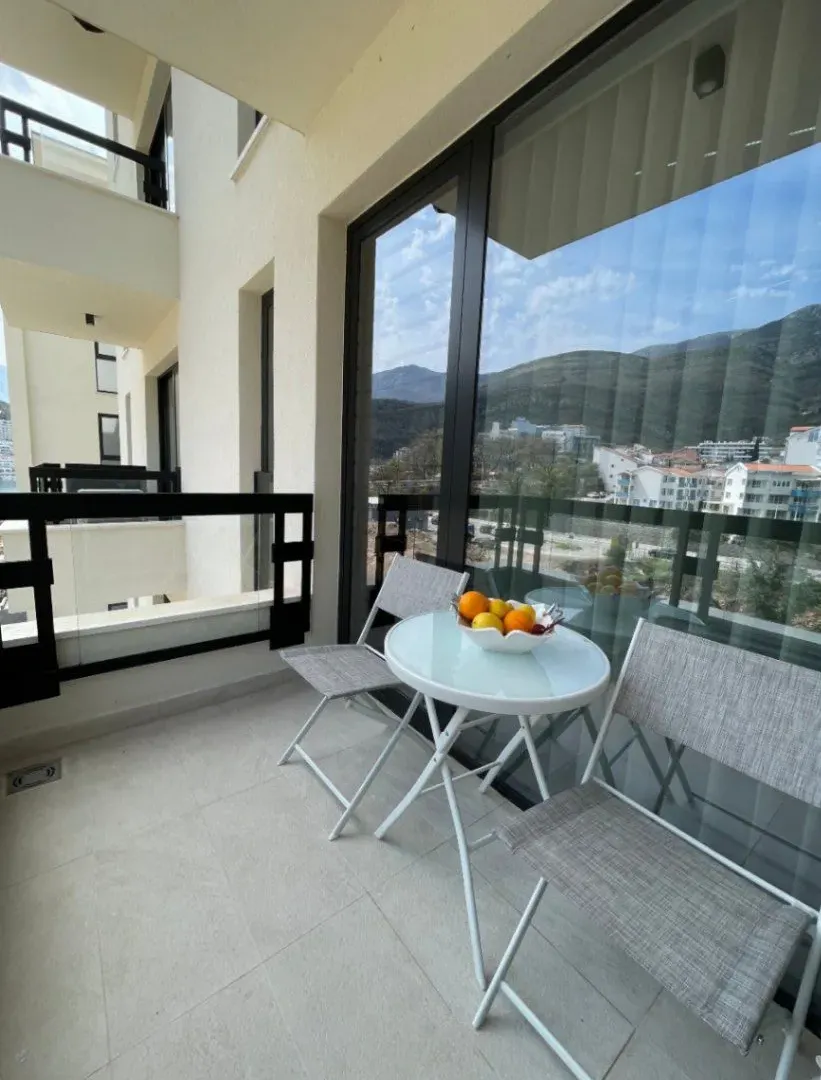 Rent, studio apartment, 27m², Bečići, Budva