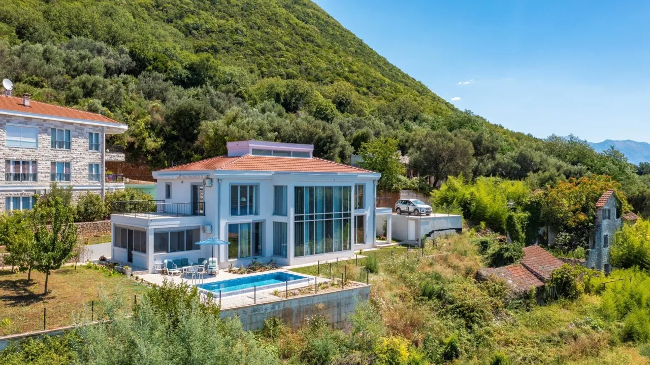 Sale, house, 296m², Kotor, Crna Gora