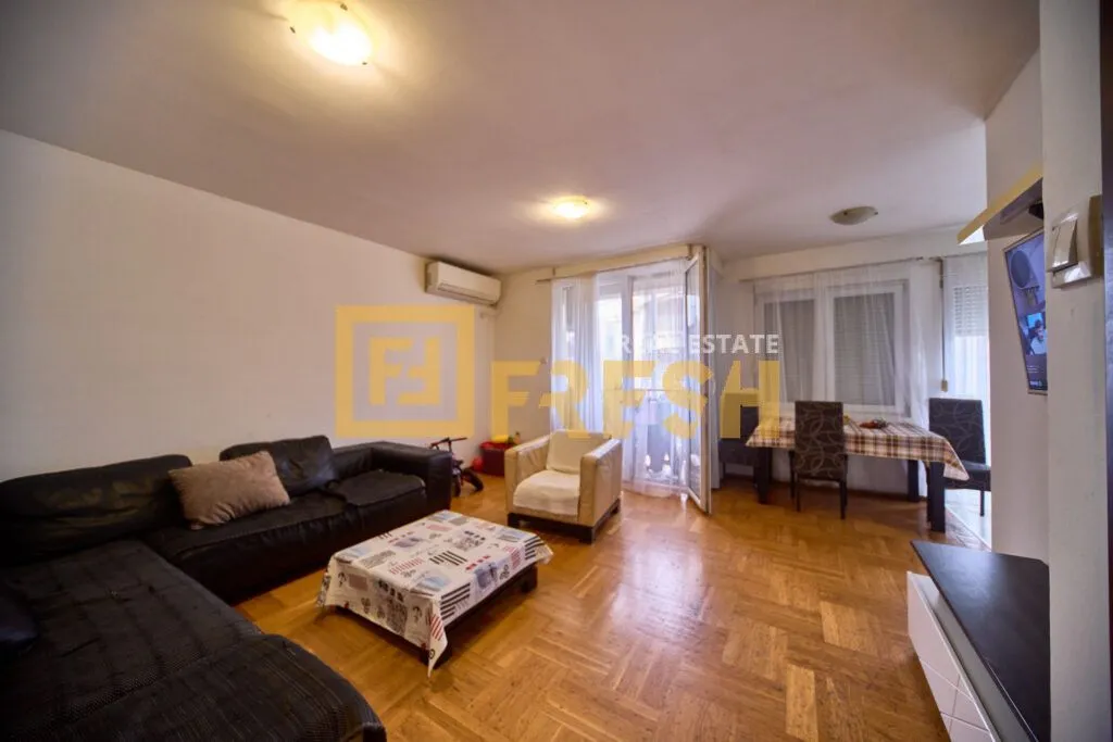 Prodaja, dvosoban stan, 73m², Blok 9, Podgorica