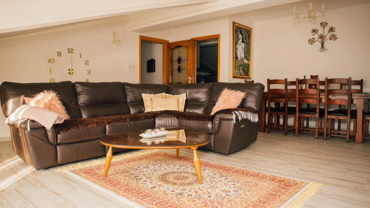 Rent, two bedroom apartment, 130m², Kotor, Crna Gora