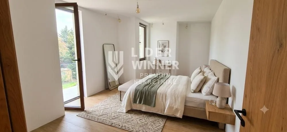 Sale, house, 250m², Surčin, Beograd