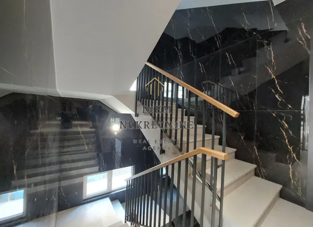 Prodaja, dvosoban stan, 55m², Dobrota, Kotor