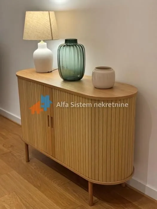 Izdavanje, trosoban stan, 65m², Kalenić Pijaca, Vračar Sve Podlokacije