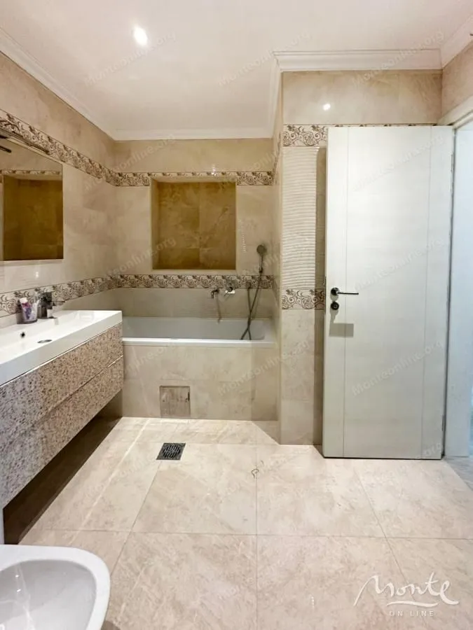 Sale, three bedroom apartment, 115m², Bečići, Budva