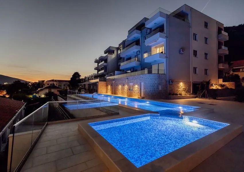Prodaja, dvosoban stan, 91m², Baošići, Herceg Novi
