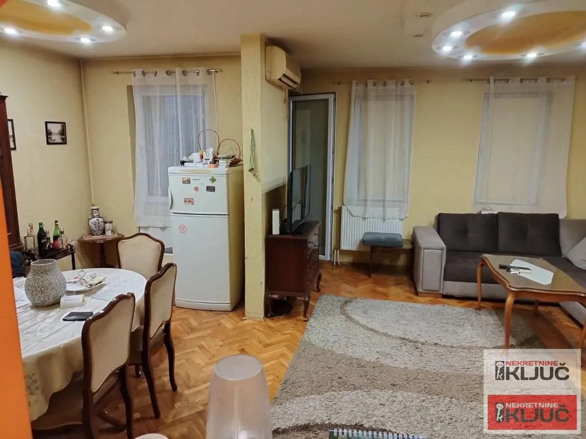 Prodaja, trosoban stan, 83m², Nova Detelinara, Novi Sad Sve Podlokacije