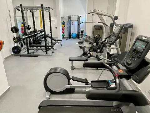 Izdavanje, dvosoban stan, 146m², Tivat, Crna Gora - image 26