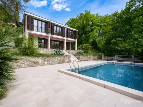 Prodaja, kuća, 188m², Herceg Novi, Crna Gora - image 1