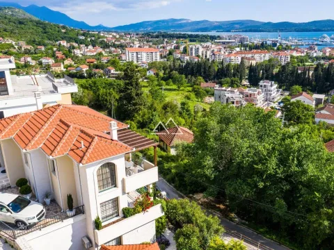Prodaja, kuća, 240m², Centar, Tivat - image 15