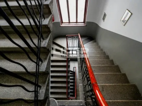 Prodaja, trosoban stan, 86m², Cvetni Trg, Vračar Sve Podlokacije - image 8