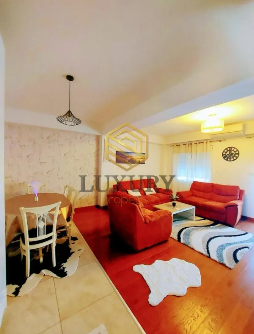 Izdavanje, dvosoban stan, 70m², Ljubović, Podgorica