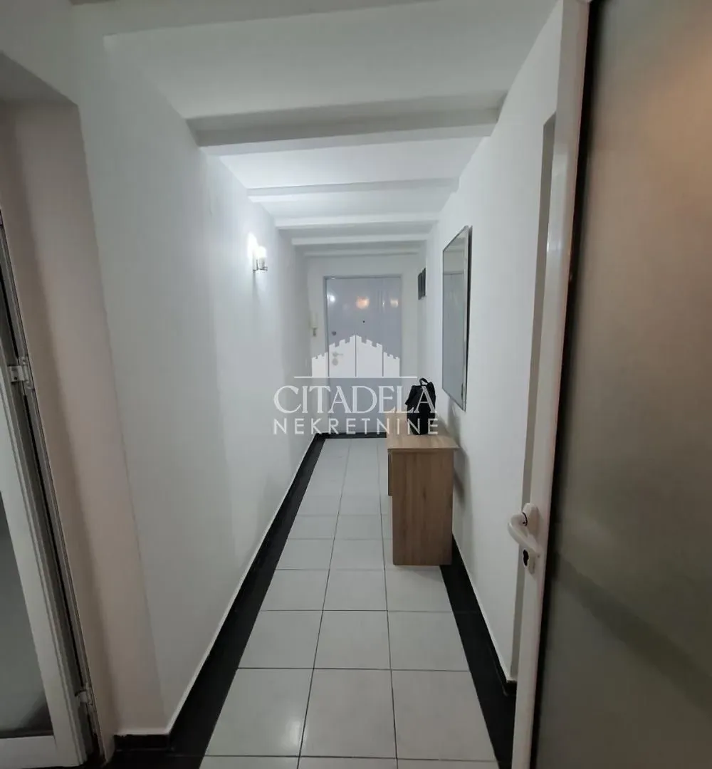 Izdavanje, četvorosoban stan, 80m², Stari Grad, Beograd