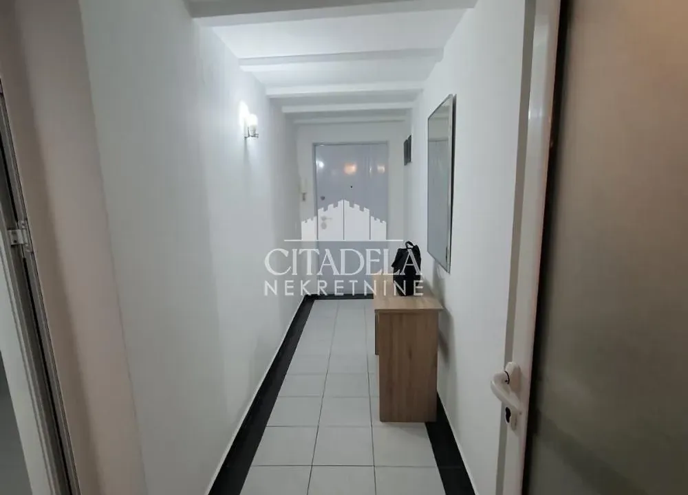 Izdavanje, četvorosoban stan, 80m², Stari Grad, Beograd