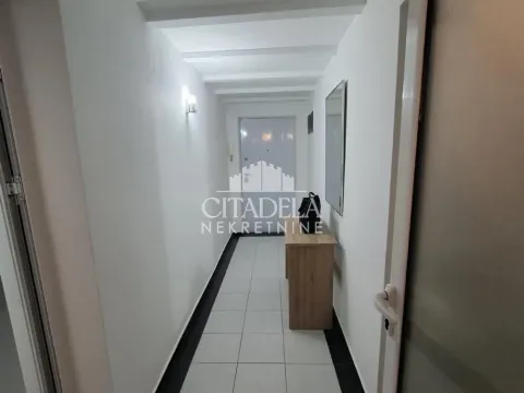 Izdavanje, četvorosoban stan, 80m², Stari Grad, Beograd