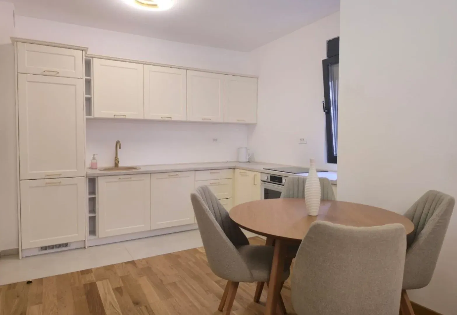 Izdavanje, jednosoban stan, 47m², City Kvart, Podgorica