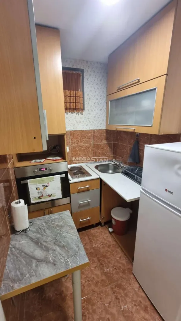 Prodaja, trosoban stan, 40m², Kalenić Pijaca, Vračar Sve Podlokacije