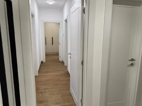 Izdavanje, trosoban stan, 96m², Tološka šuma, Podgorica - image 17