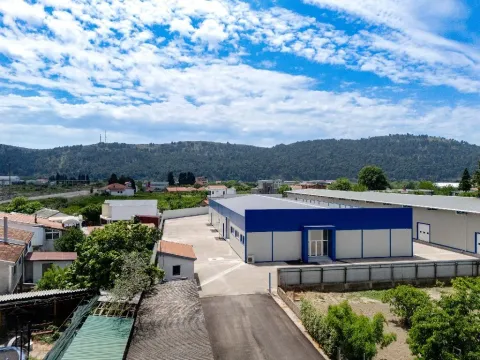 Rent, office space, 2000m², Centar, Bar - image 4