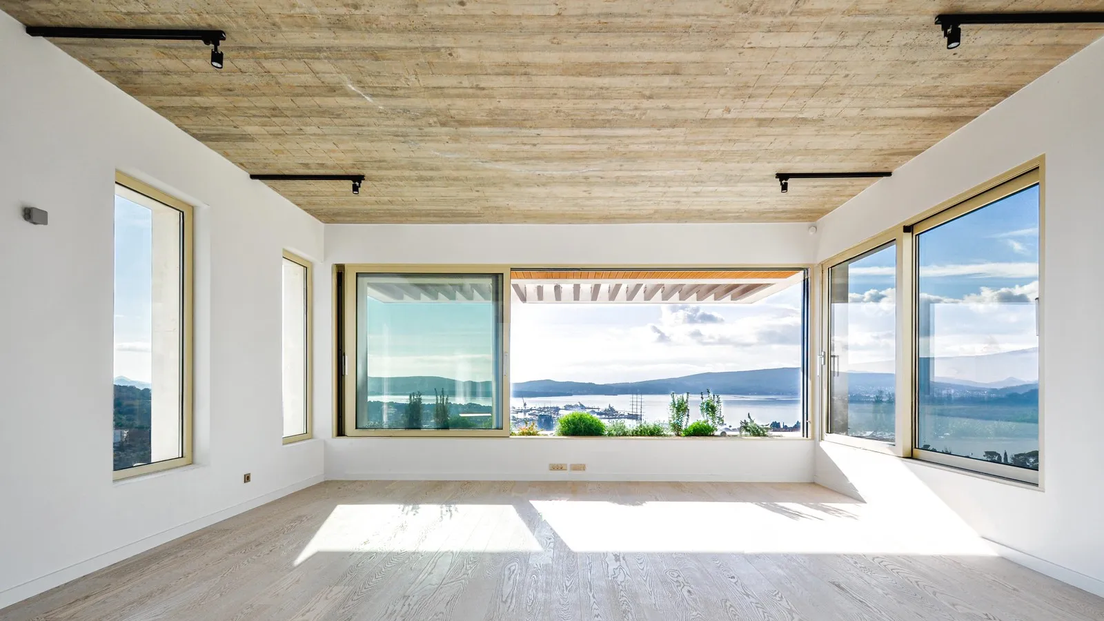 Prodaja, kuća, 791m², Donja Lastva, Tivat