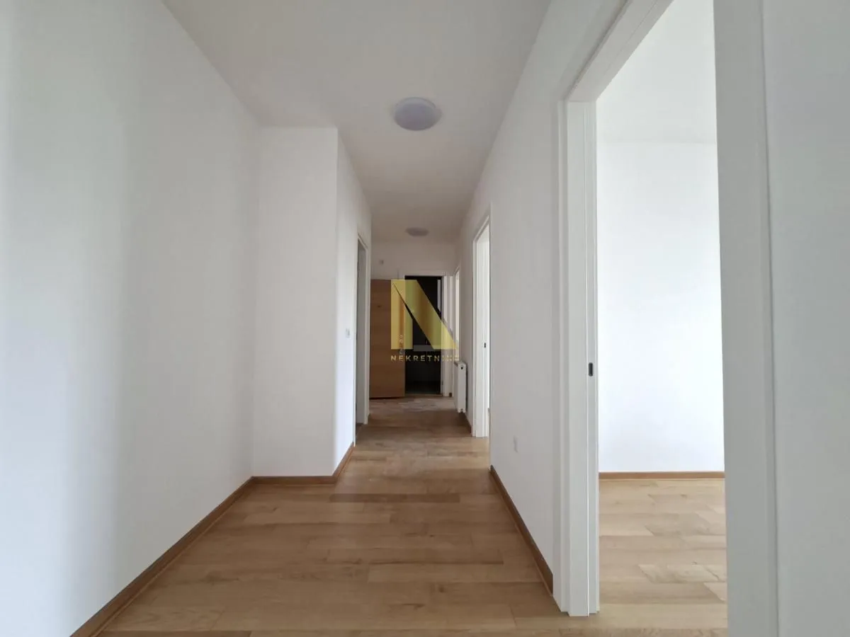 Prodaja, četvorosoban stan, 75m², Podbara, Novi Sad Sve Podlokacije