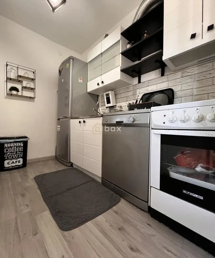Prodaja, trosoban stan, 91m², Medijana, Niš