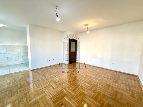 Prodaja, dvosoban stan, 73m², Nova Dalmatinska, Podgorica - image 2