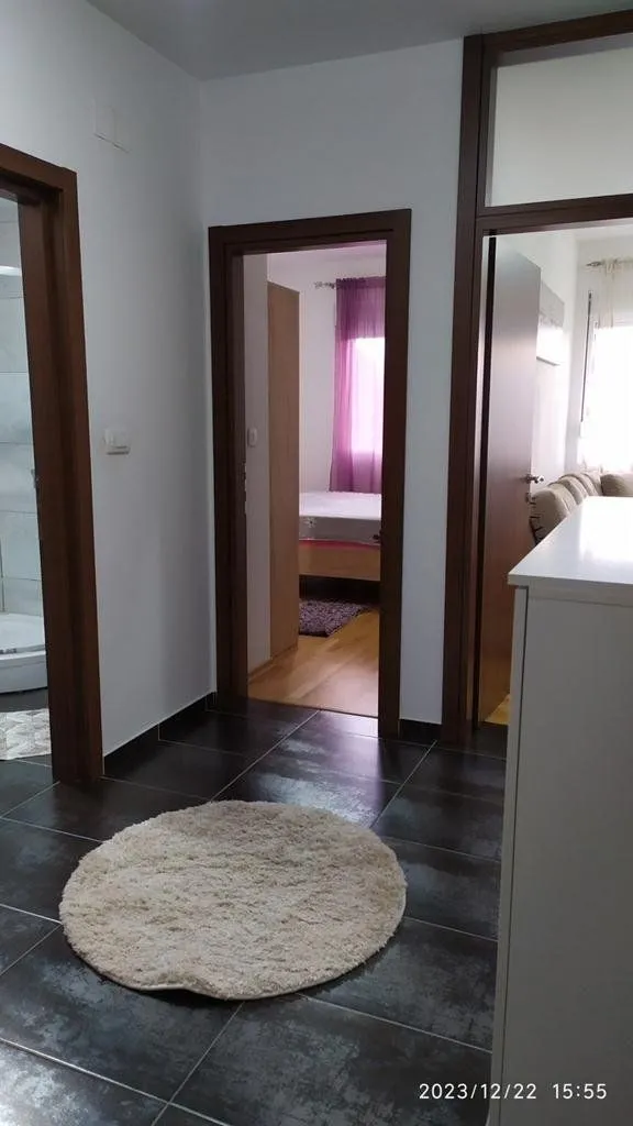 Izdavanje, dvosoban stan, 65m², Ljubović, Podgorica