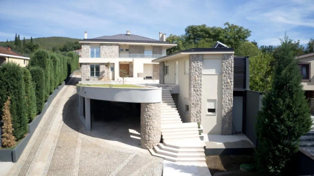 Prodaja, kuća, 500m², Mareza, Podgorica