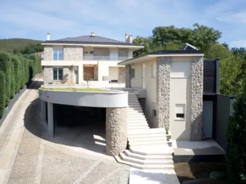 Prodaja, kuća, 500m², Mareza, Podgorica - image 10