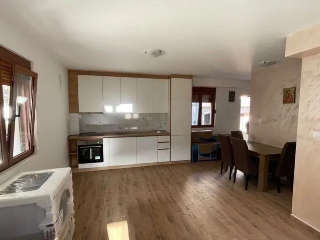 Rent, one bedroom apartment, 55m², Podkošljun, Budva