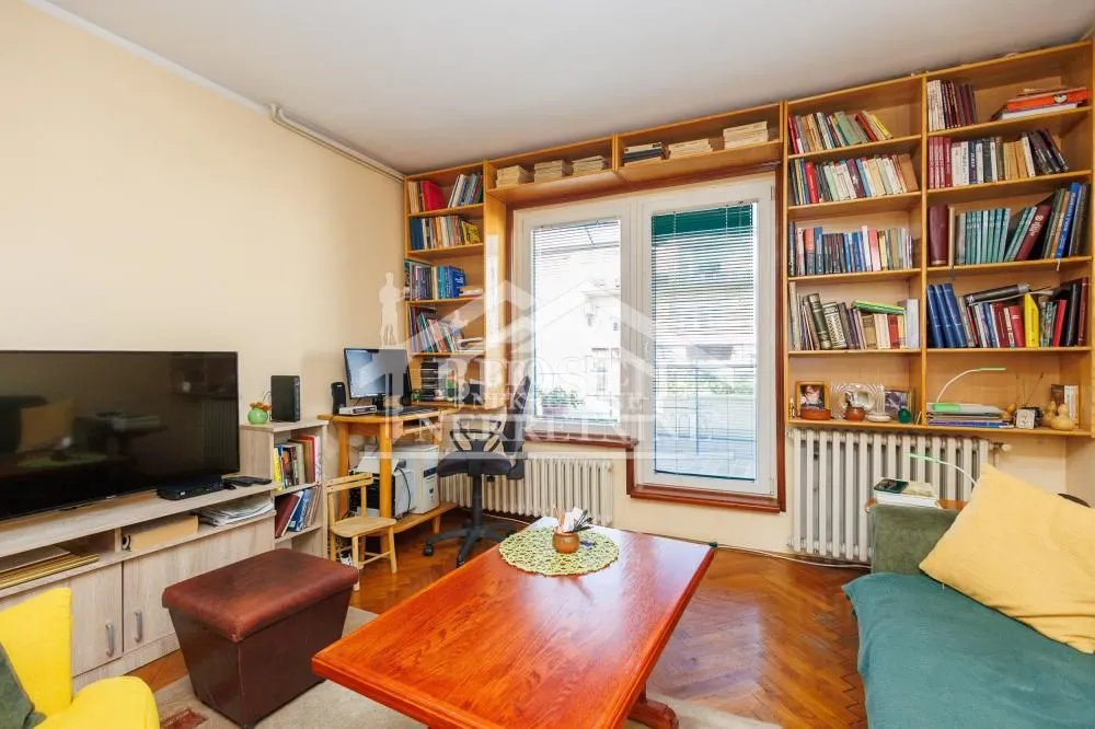 Prodaja, četvorosoban stan, 84m², Gundulićev Venac, Beograd