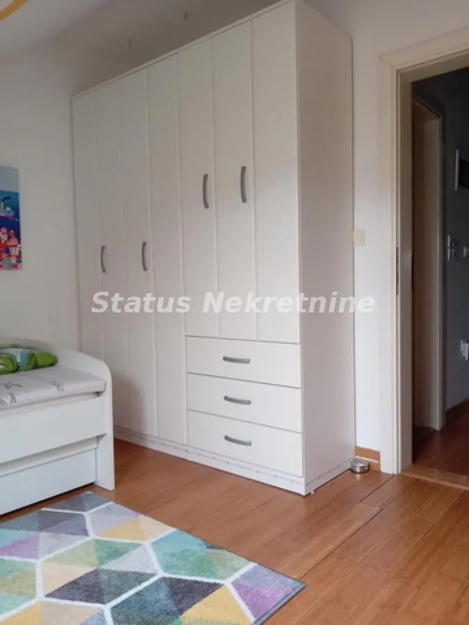 Prodaja, četvorosoban stan, 96m², Grbavica, Novi Sad Sve Podlokacije