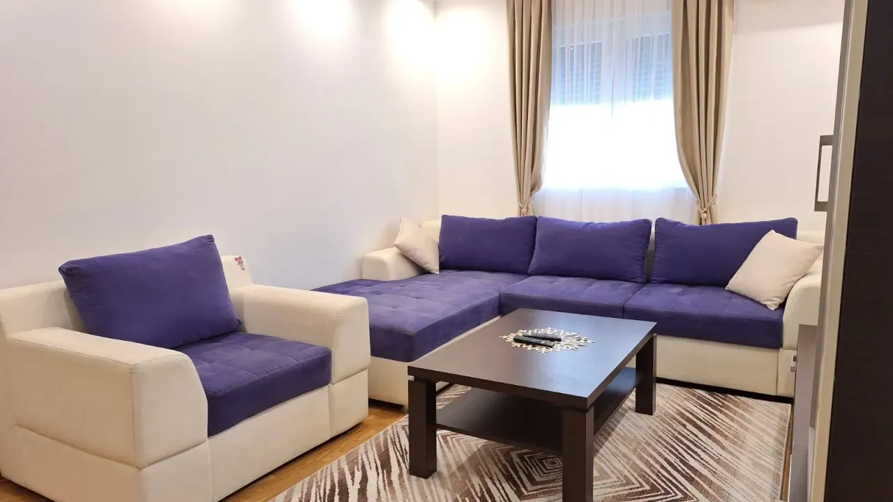 Izdavanje, jednosoban stan, 42m², Vezirov Most, Podgorica