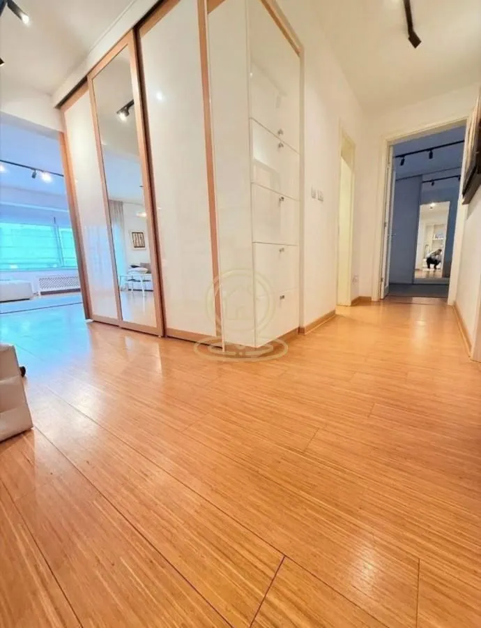 Izdavanje, trosoban stan, 102m², Vračar Hram, Vračar Sve Podlokacije