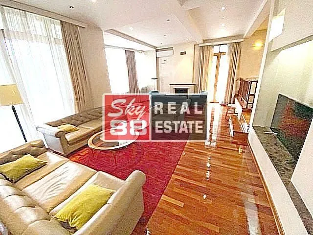 Izdavanje, kuća, 625m², Savski Venac, Beograd