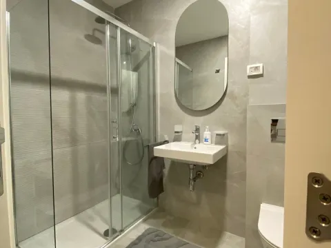 Izdavanje, jednosoban stan, 49m², Central Point, Podgorica - image 12