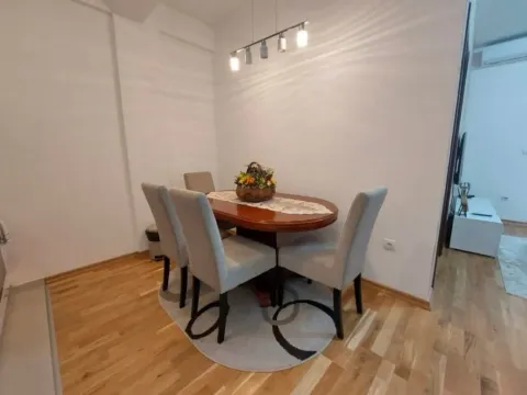 Izdavanje, jednosoban stan, 45m², Kalimanj, Tivat - image 6