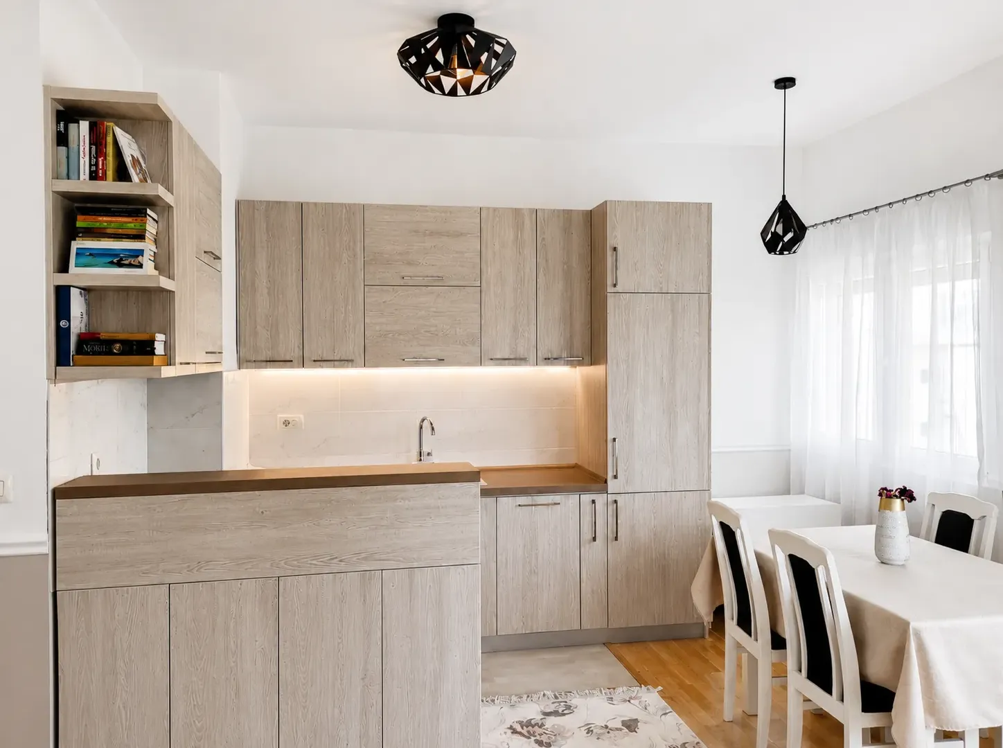 Izdavanje, jednosoban stan, 50m², Blok 9, Podgorica