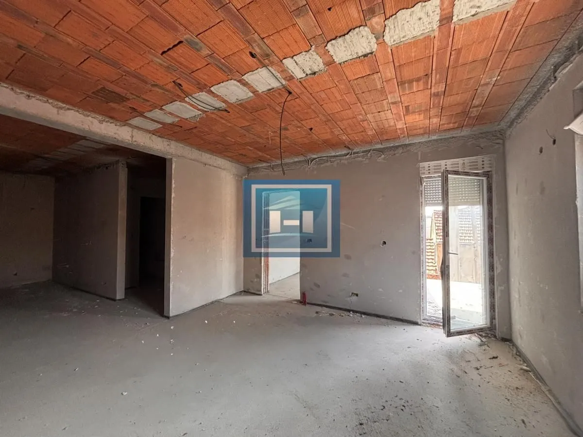 Prodaja, jednosoban stan, 65m², Centar, Jagodina