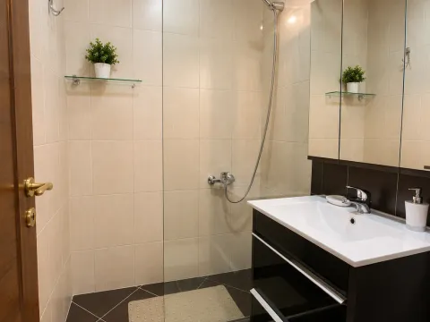 Izdavanje, jednosoban stan, 52m², City Kvart, Podgorica - image 11